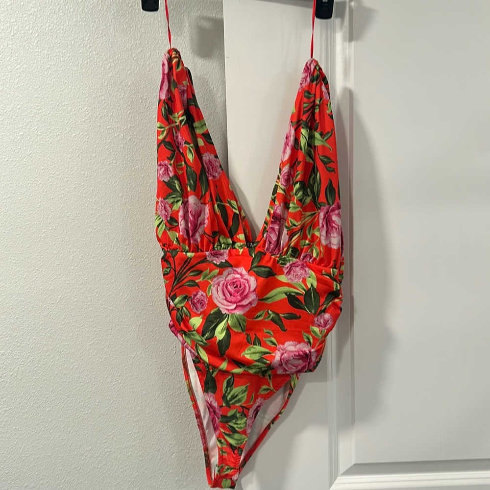 Zara nwt beautiful one piece swimsuit